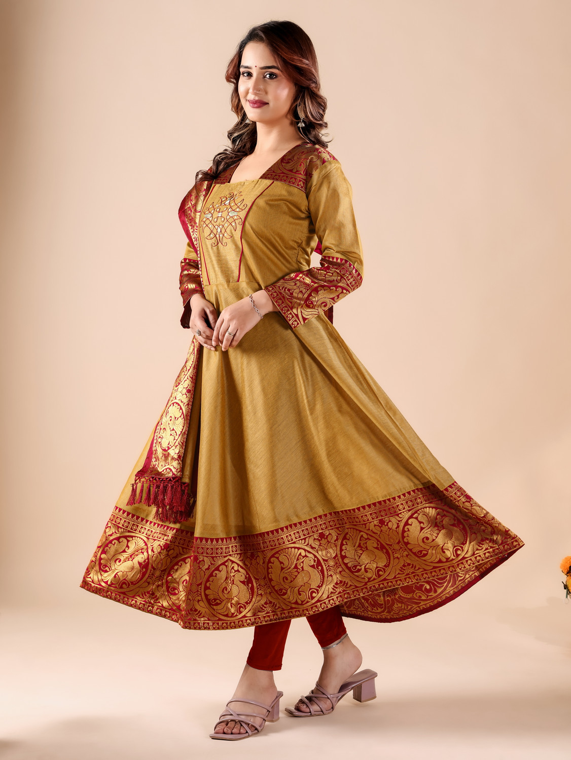 Image of satyamfab Women Woven Design Anarkali Kurta