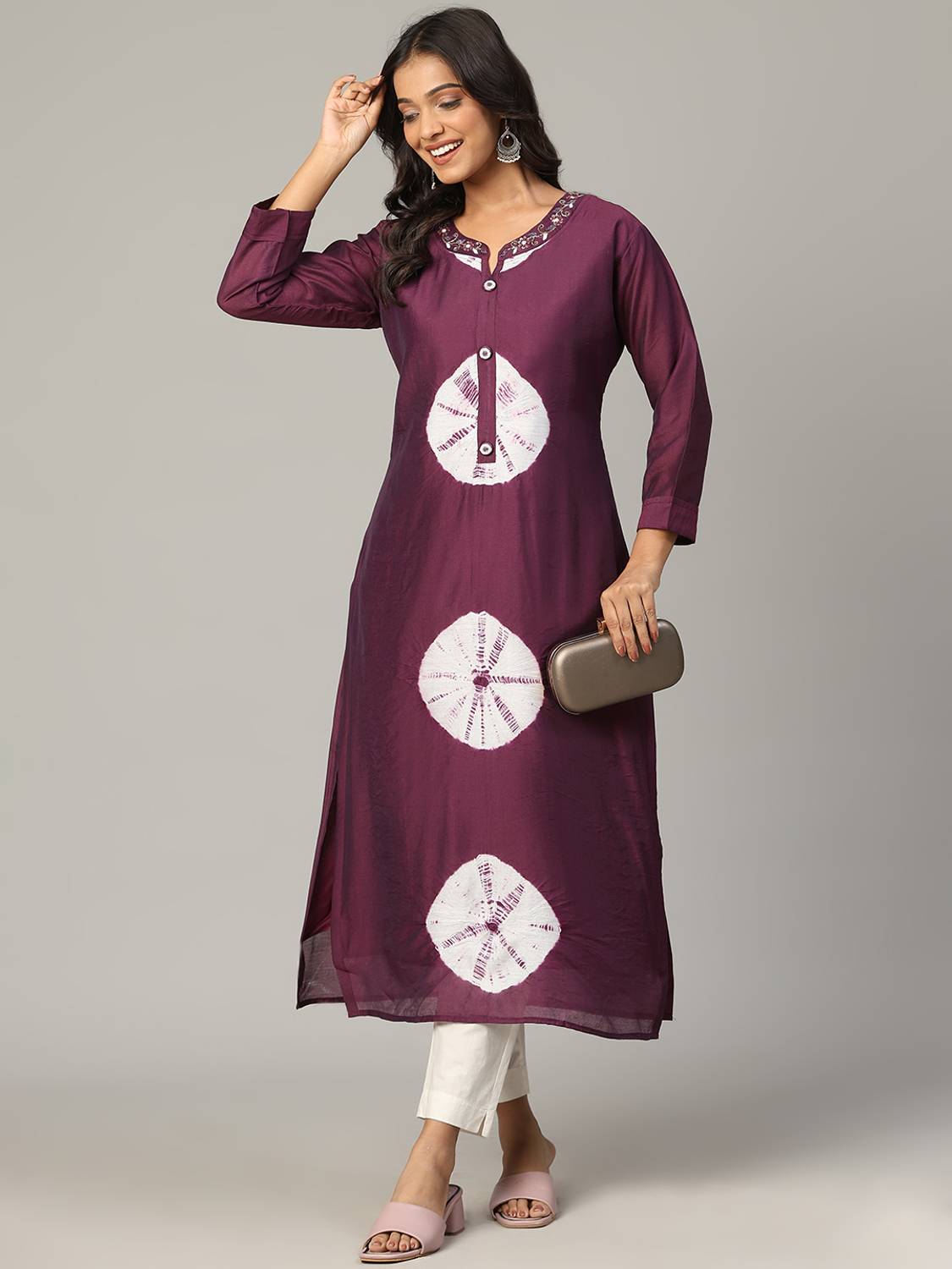 4U Fashion Women Dyed/Ombre Straight Kurta