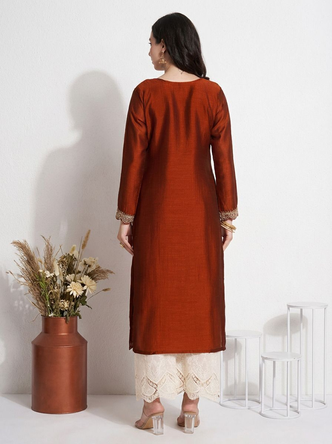 Image of HOUSE OF SETHIA Women Embroidered Straight Kurta