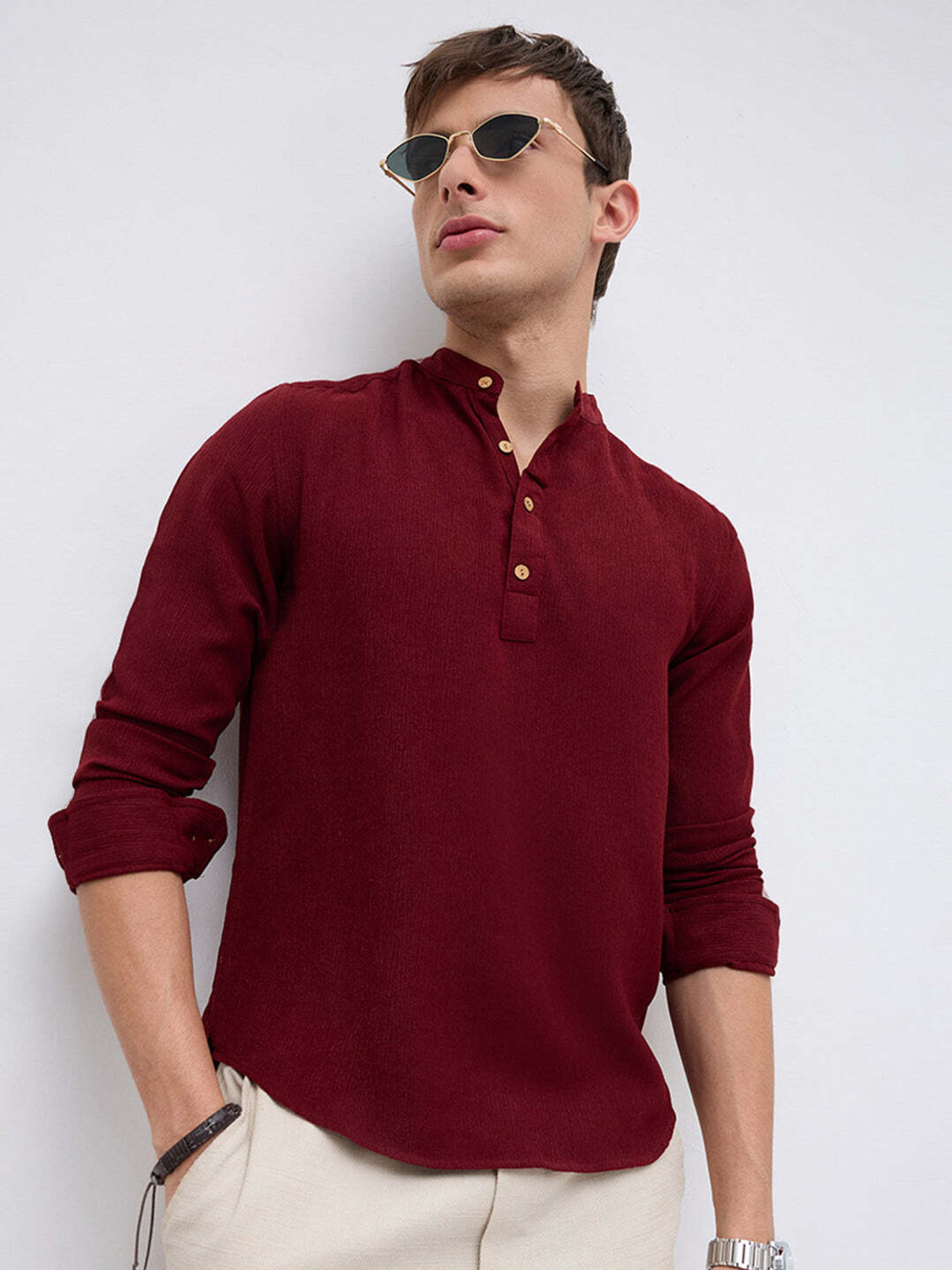Image of VASTRADO Solid Pure Cotton Straight Kurta for Men (Maroon)