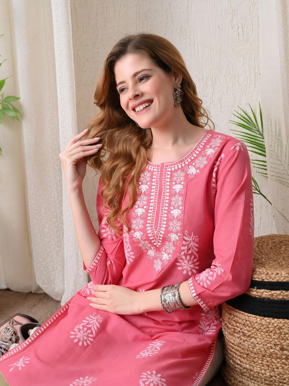 Image of Koito Women Chikan Embroidery Straight Kurta