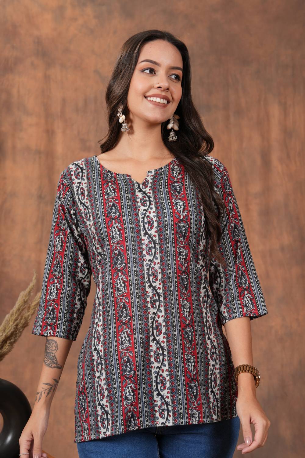 Shions Women Printed Cotton Blend Straight Kurta (Multicolor)