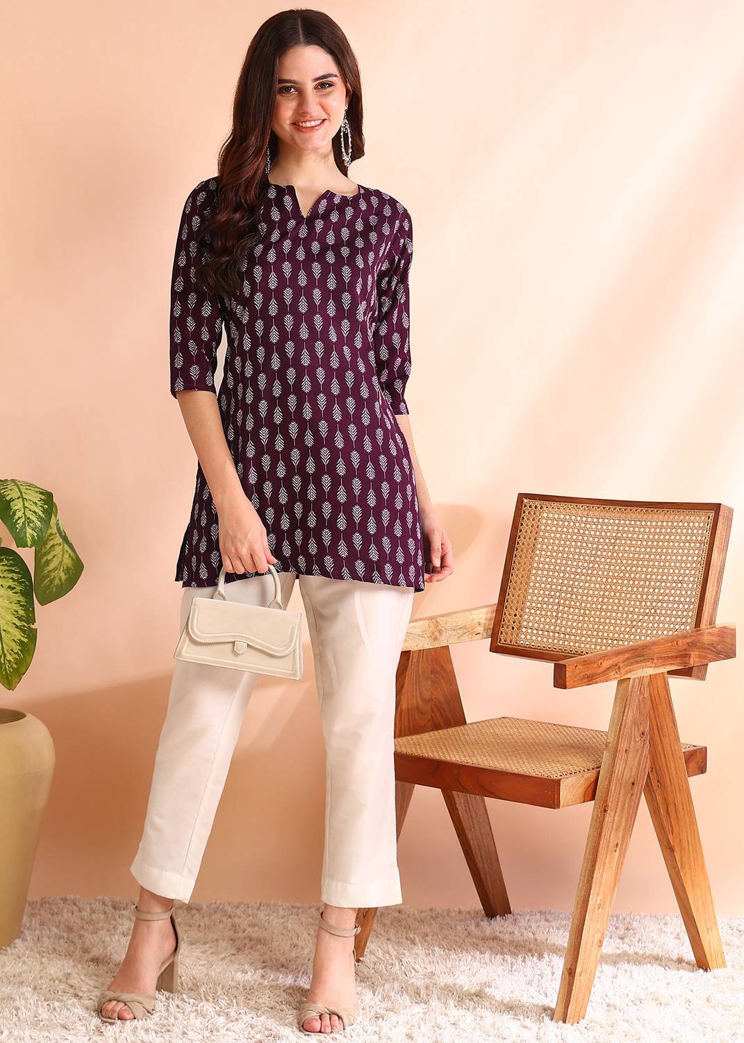 DSK STUDIO Women Floral Print Cotton Rayon Straight Kurta (Purple