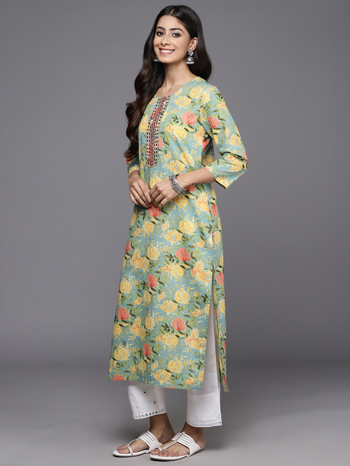 Image of Varanga Women Printed, Floral Print Straight Kurta