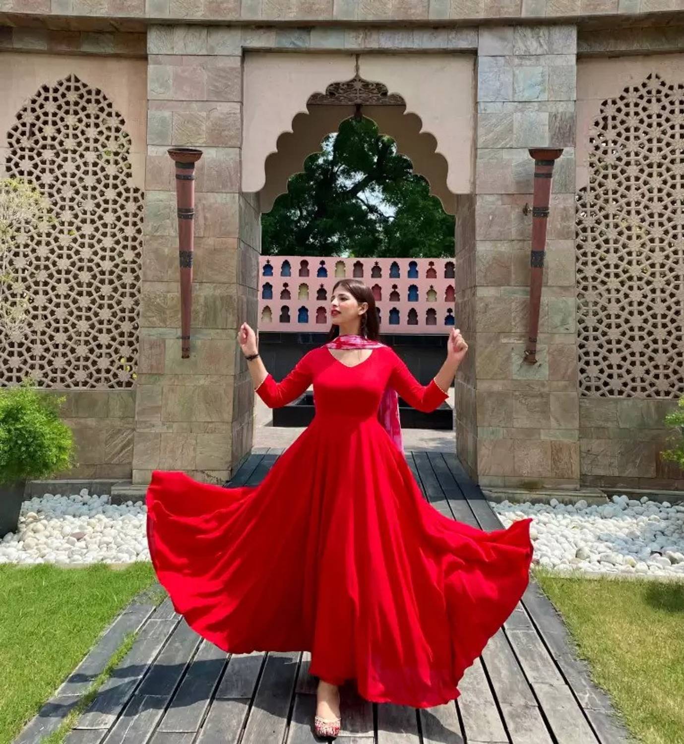 Tishas Women Solid Viscose Rayon Anarkali Kurta With Attached Dup