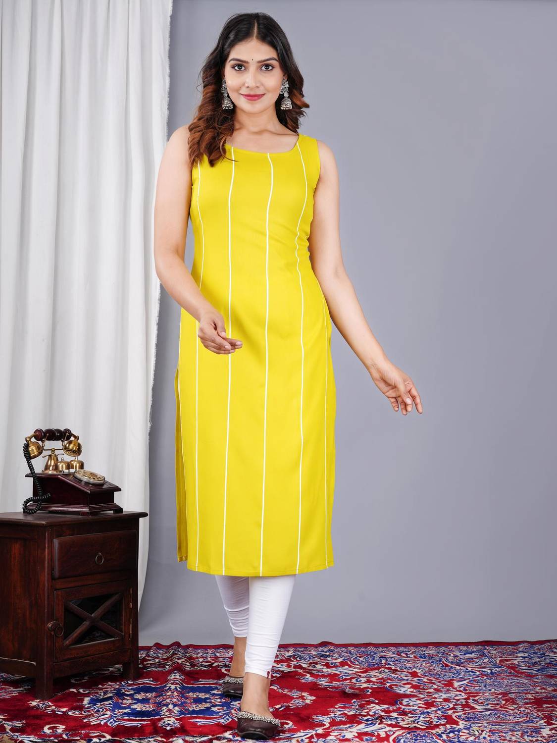 Amudee Fashion Women Striped Straight Kurta