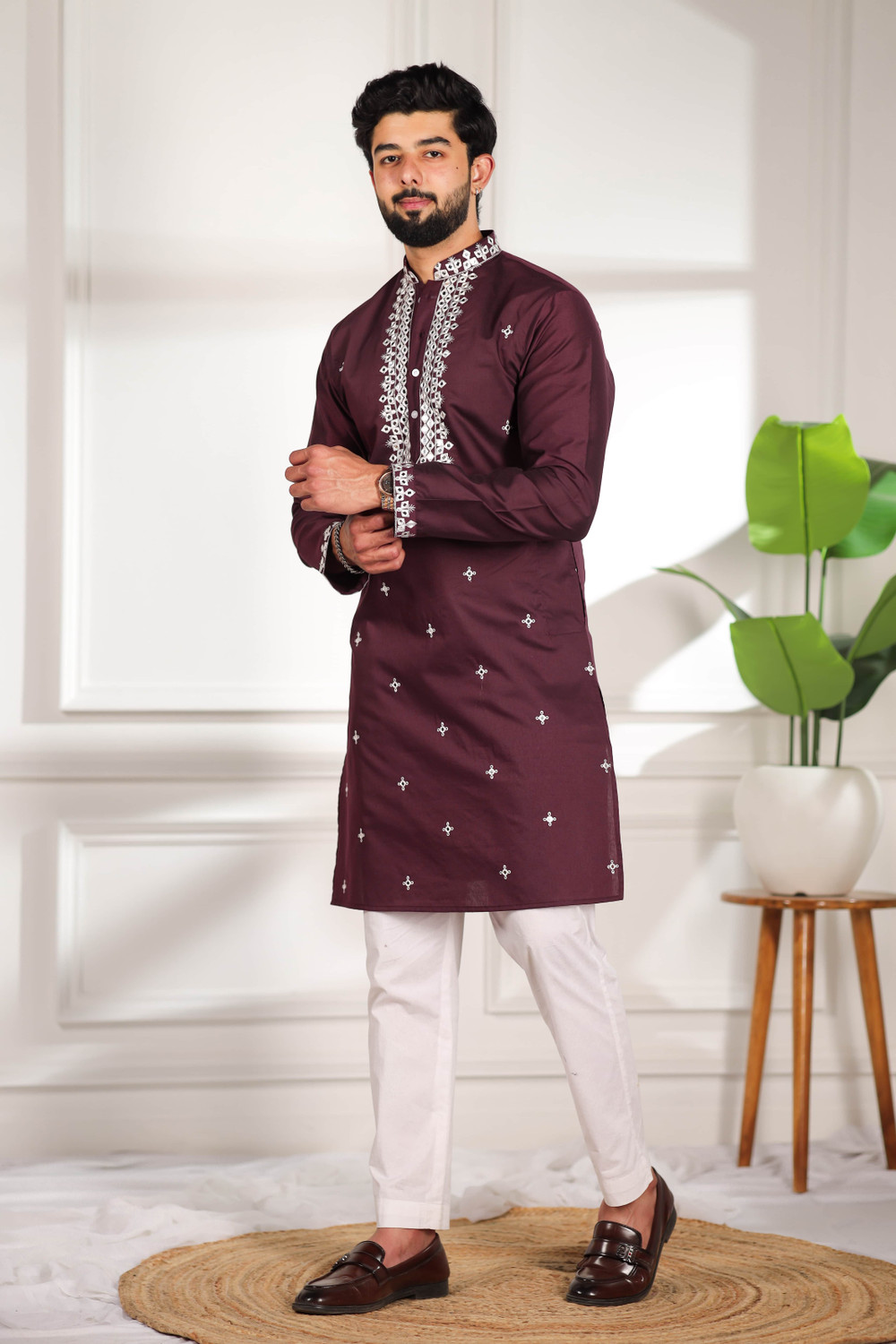 Image of Koshin Men Embroidered Straight Kurta