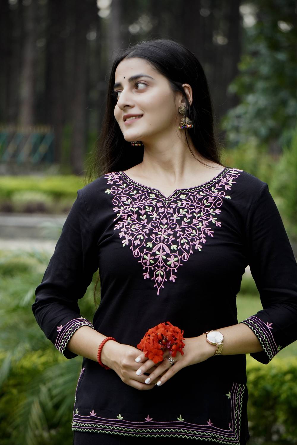 Bahe Kuritz Women Embroidered Straight Kurta