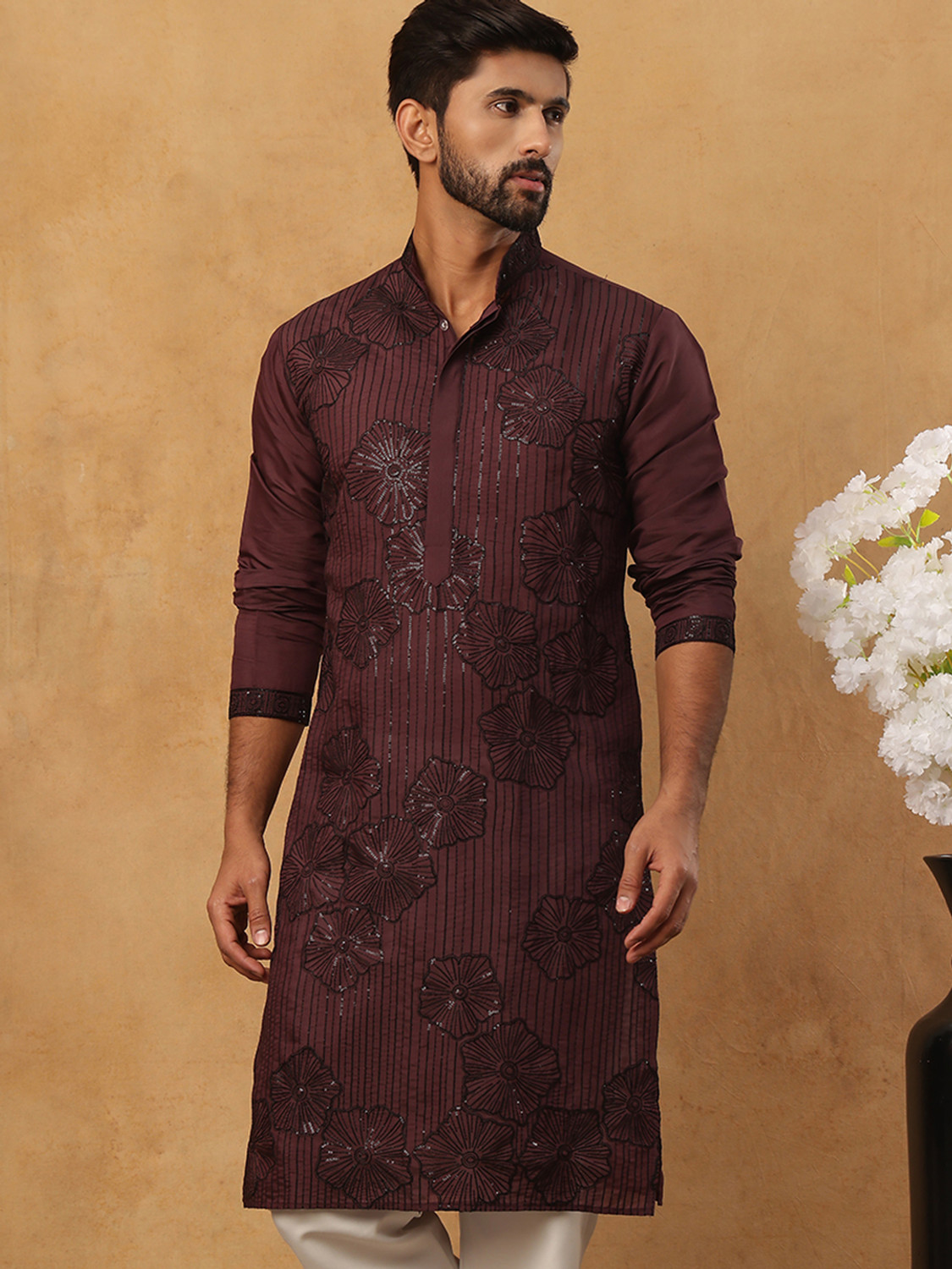 Image of Jompers Men Embroidered Straight Kurta