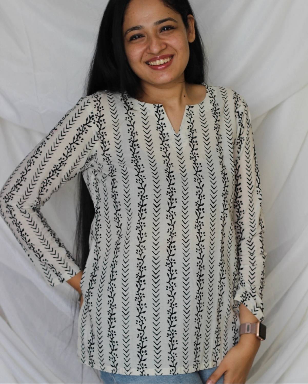Mialo fashion Women Printed Viscose Rayon Straight Kurta (White)