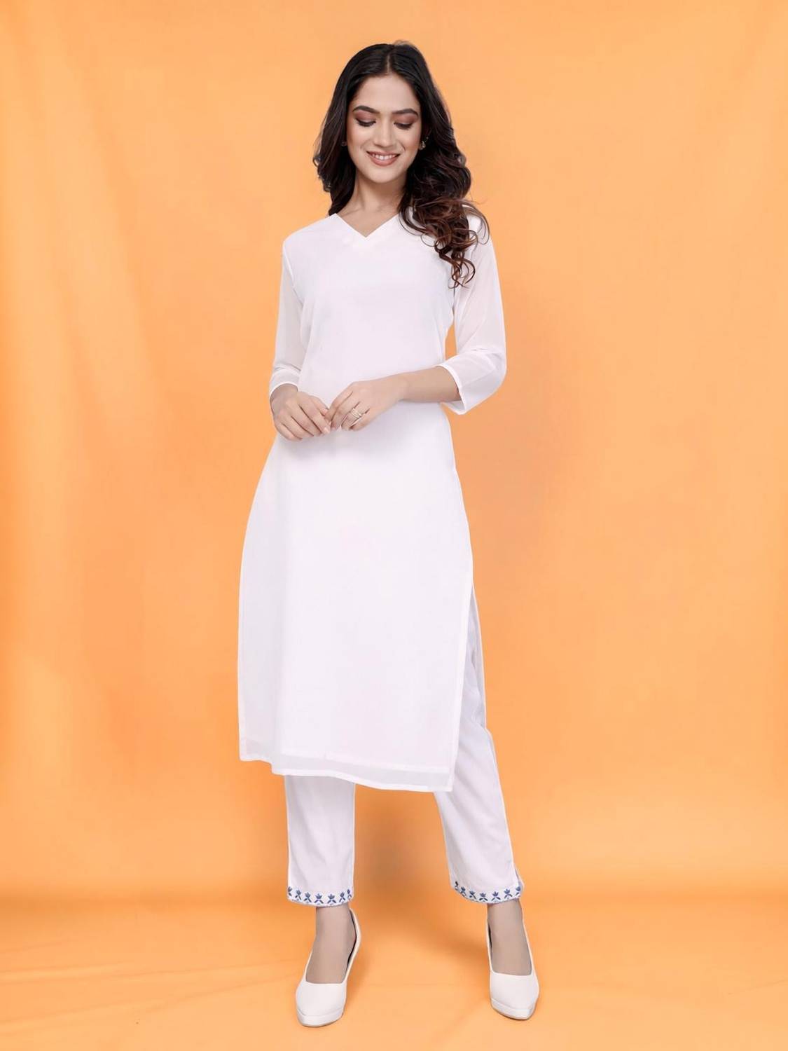 Aspora Women Solid Straight Kurta