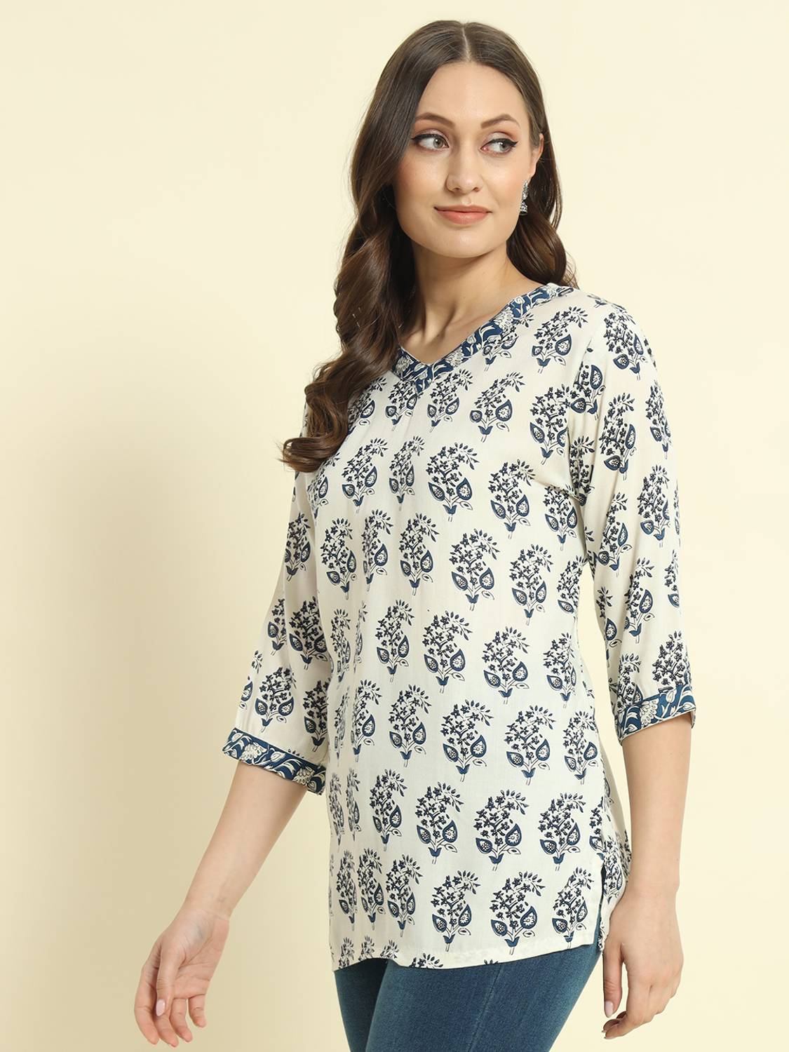 Zyla Women Printed Viscose Rayon Straight Kurta (White)