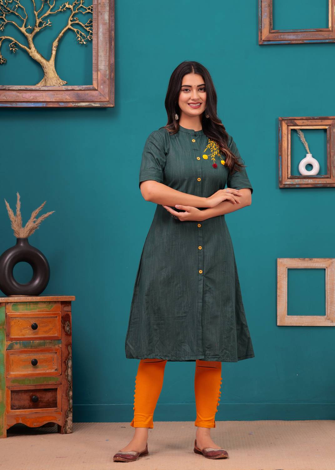 Dizon Women Embroidered Cotton Blend A-line Kurta (Green)
