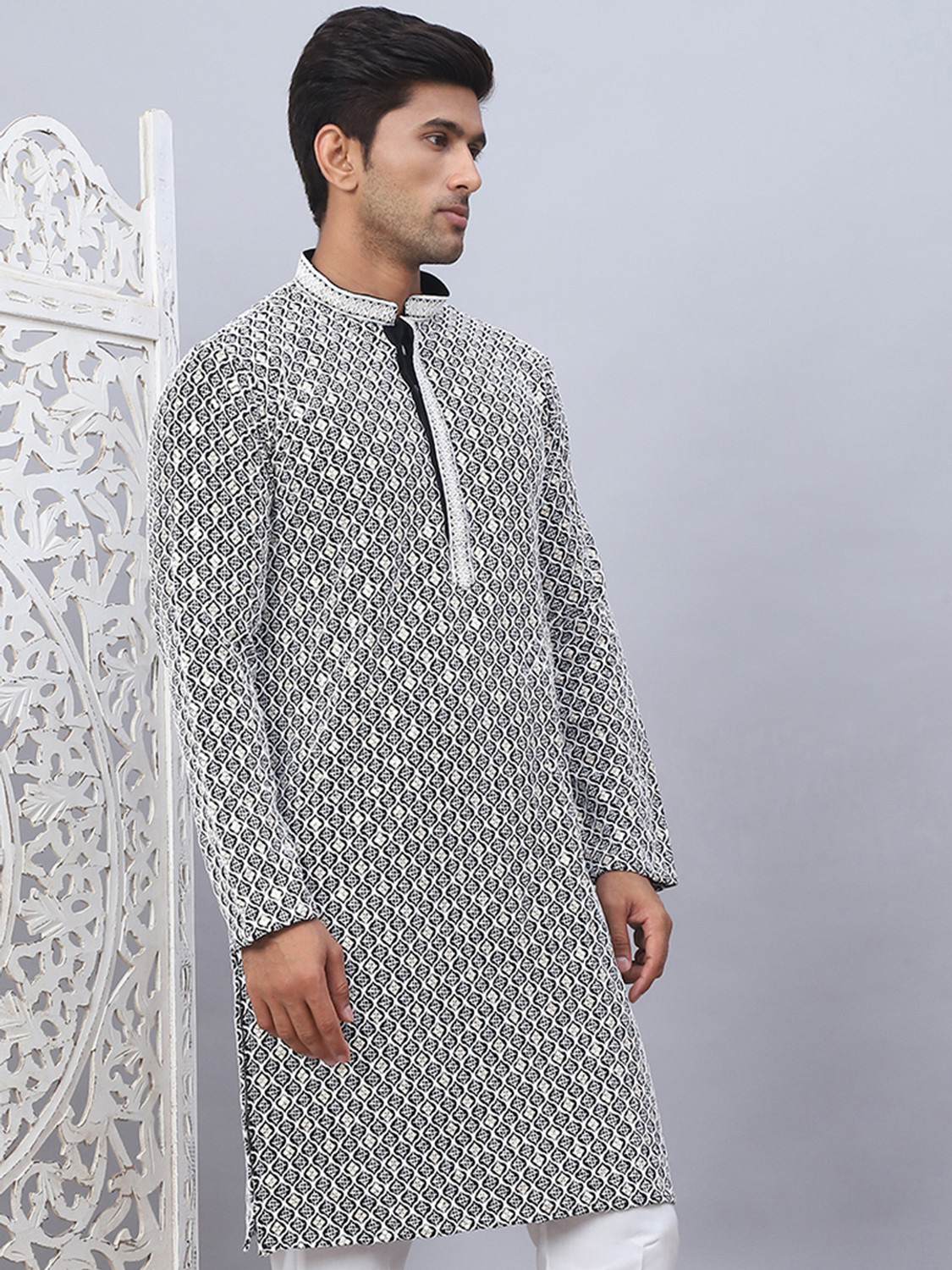 Image of Jompers Men Embroidered Straight Kurta
