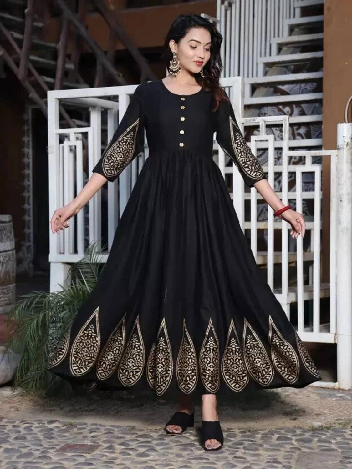 saloni creation Women Printed Viscose Rayon Anarkali Kurta (Black