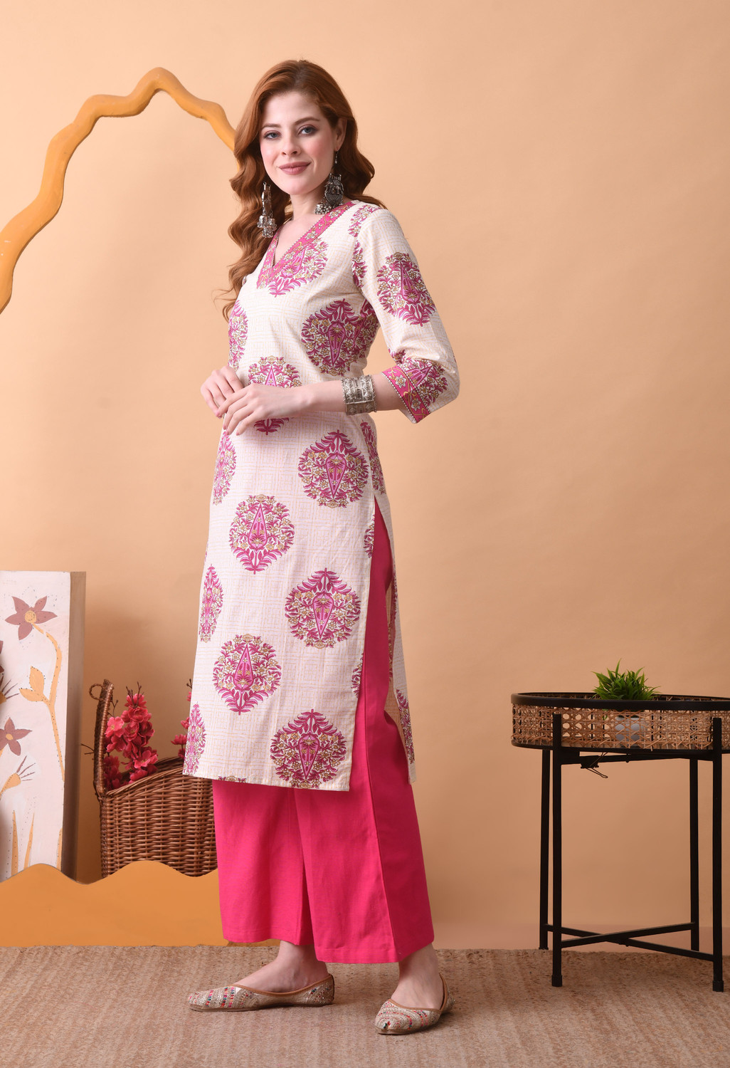 Image of AHMI Women Printed, Floral Print, Geometric Print Straight Kurta