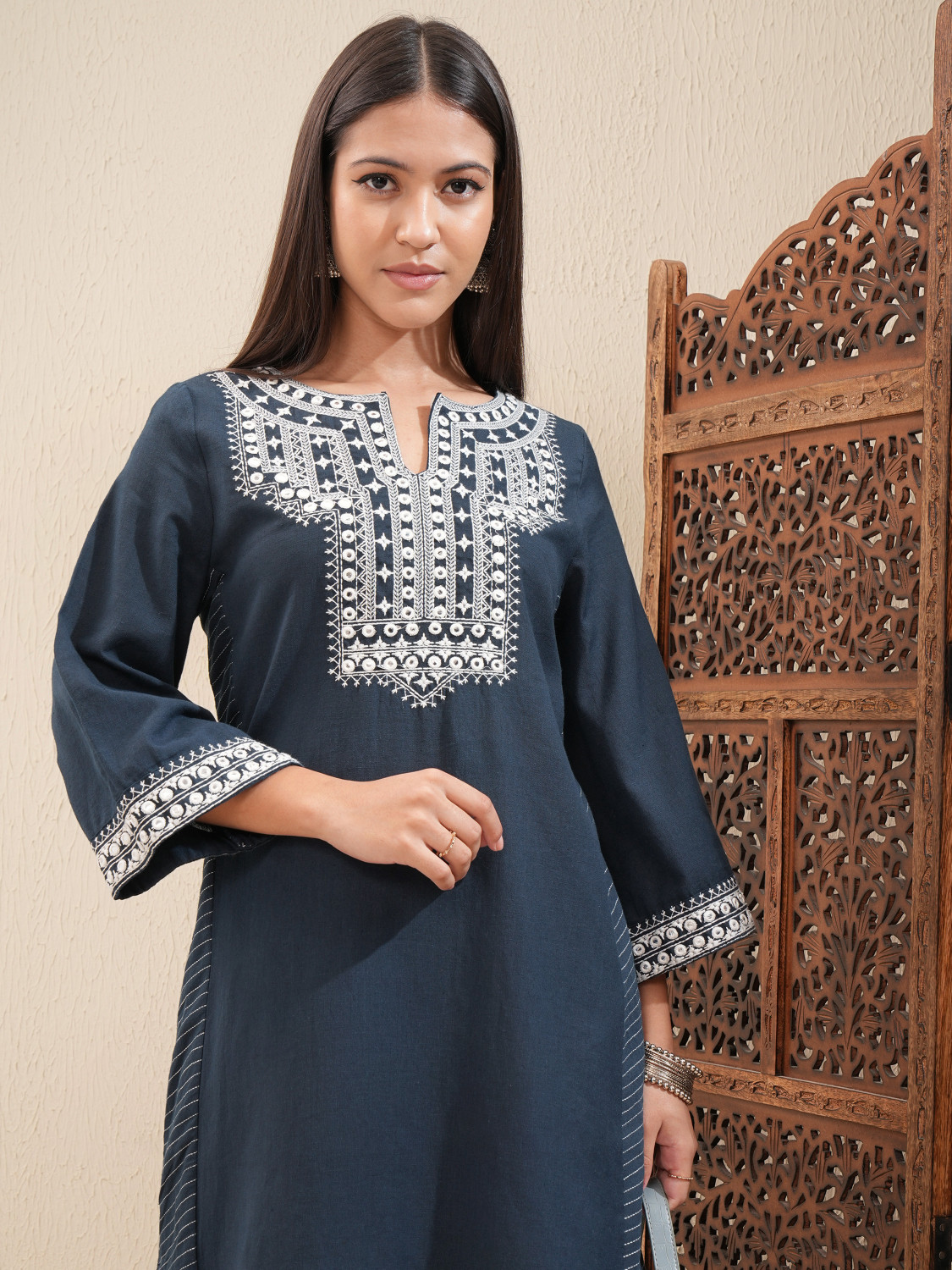 Image of Vishudh Women Embroidered Straight Kurta