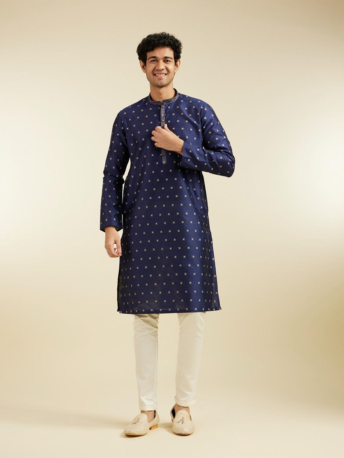 DIWAS by Manyavar Men Woven Design, Self Design Straight Kurta
