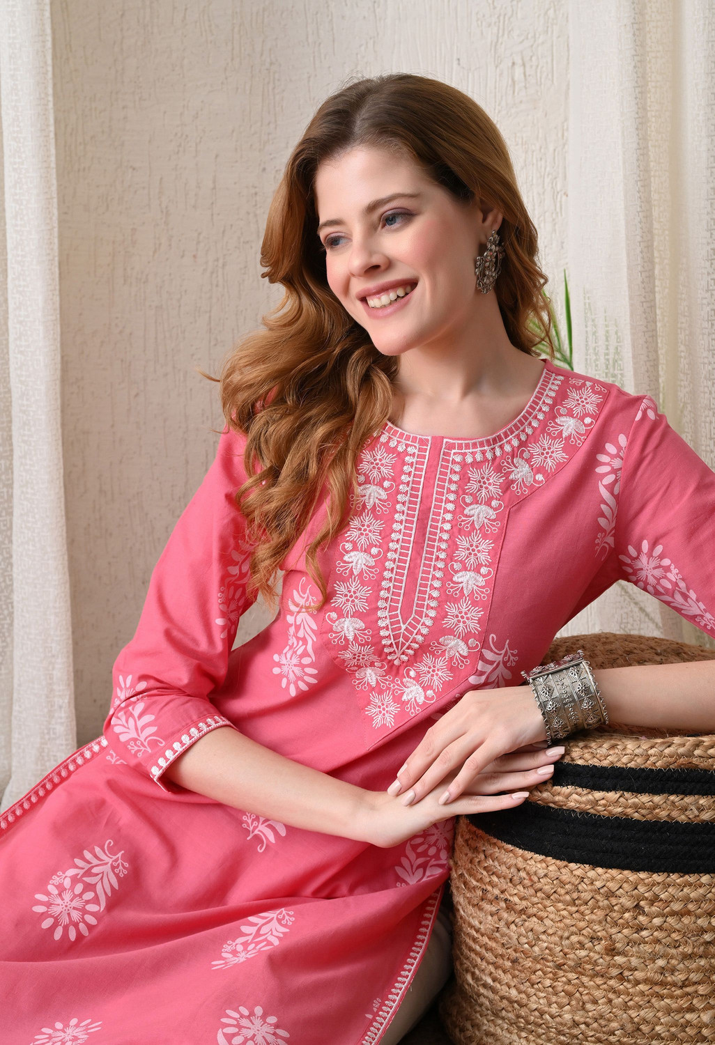 Image of Koito Women Chikan Embroidery Straight Kurta