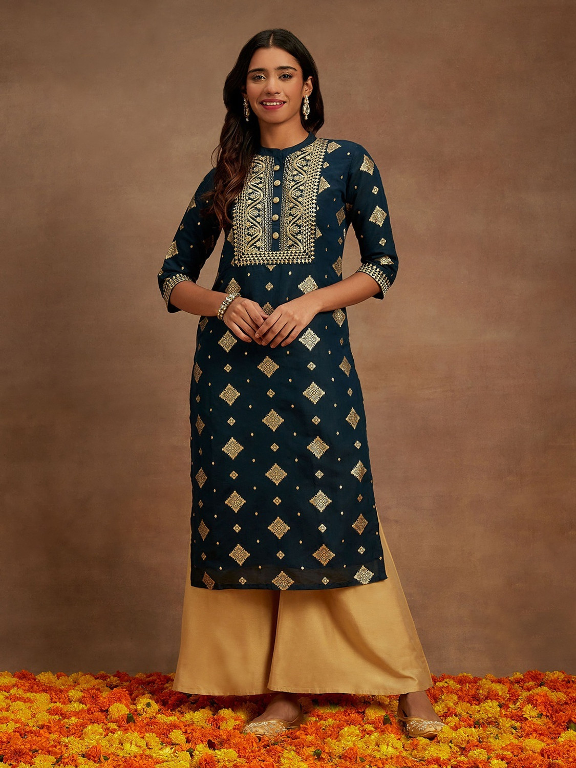 Image of GERUA BY LIBAS Women Woven Design Straight Kurta