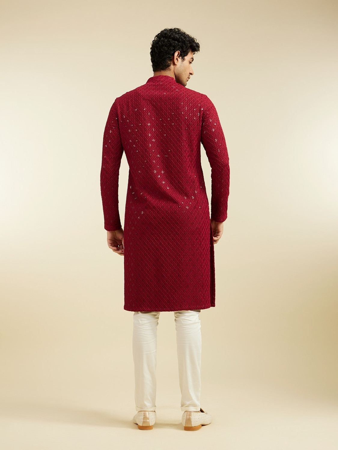 Image of DIWAS by Manyavar Men Embroidered Straight Kurta