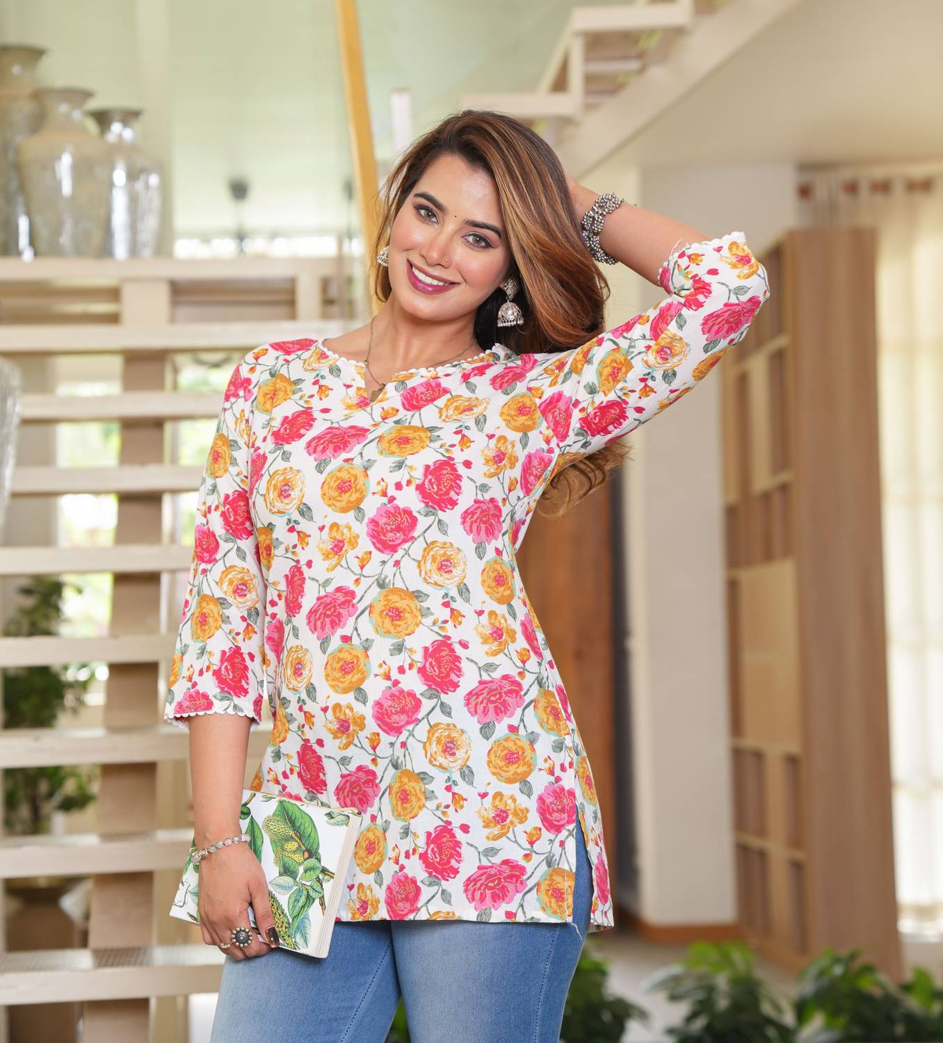 Angvarnika Women Printed Straight Kurta