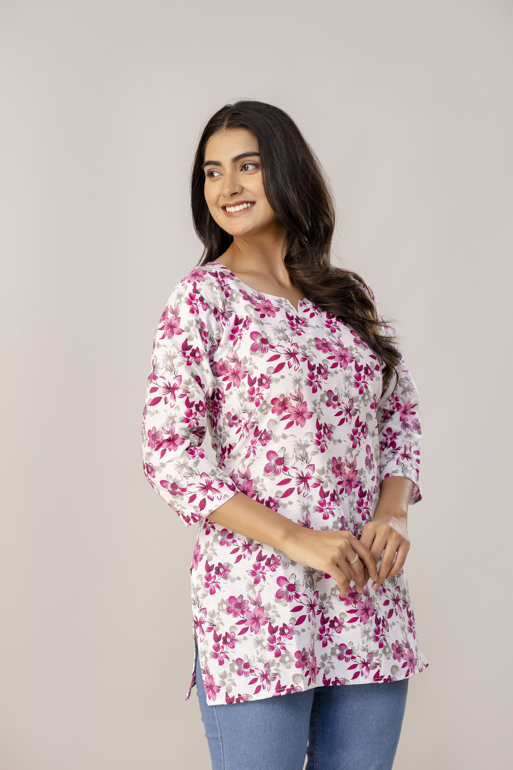 Image of Shibra Women Printed Straight Kurta