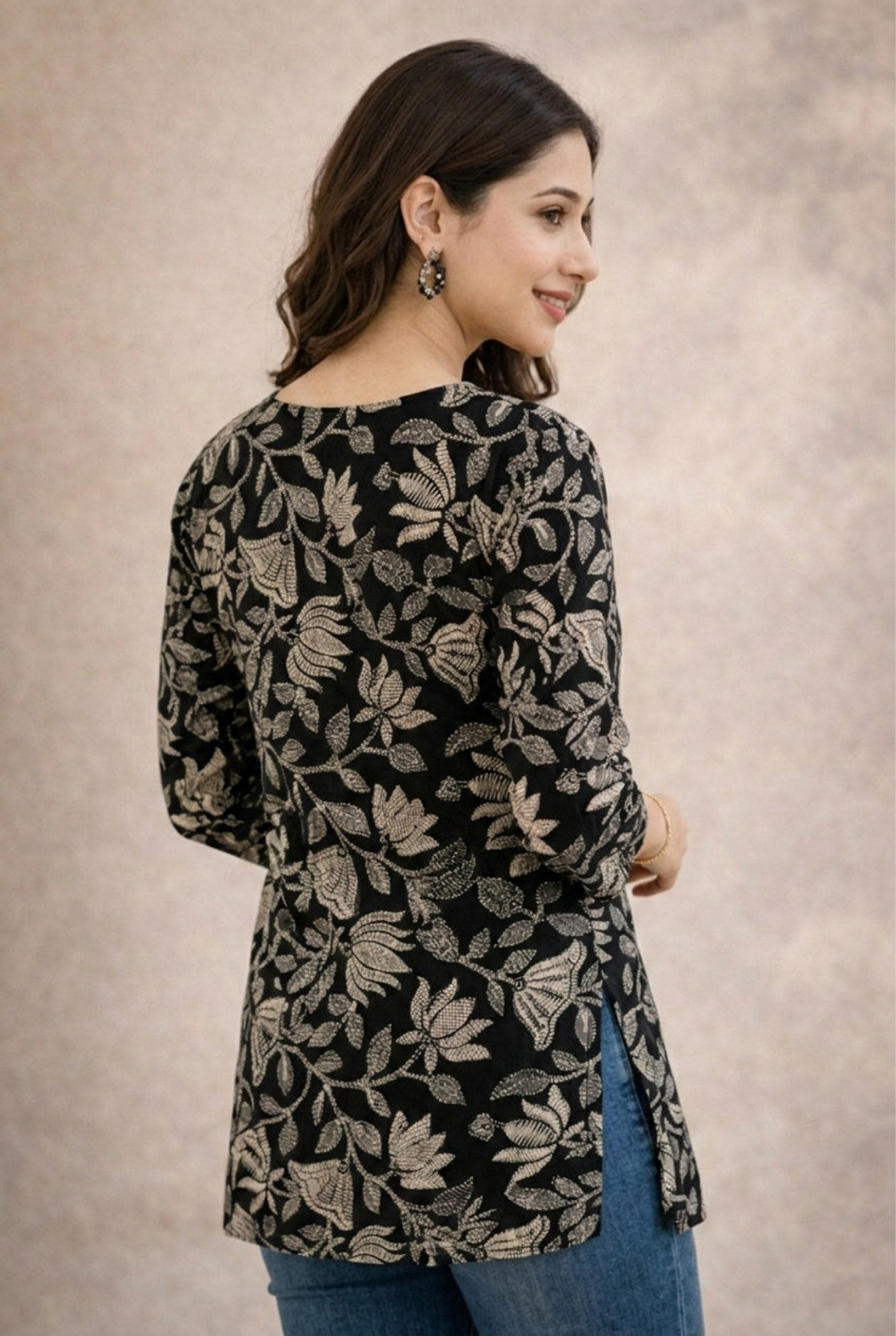 Image of ENAREZI Women Printed Straight Kurta