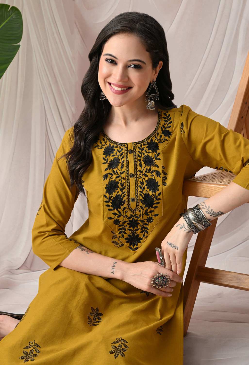 Koito Women Embroidered Straight Kurta