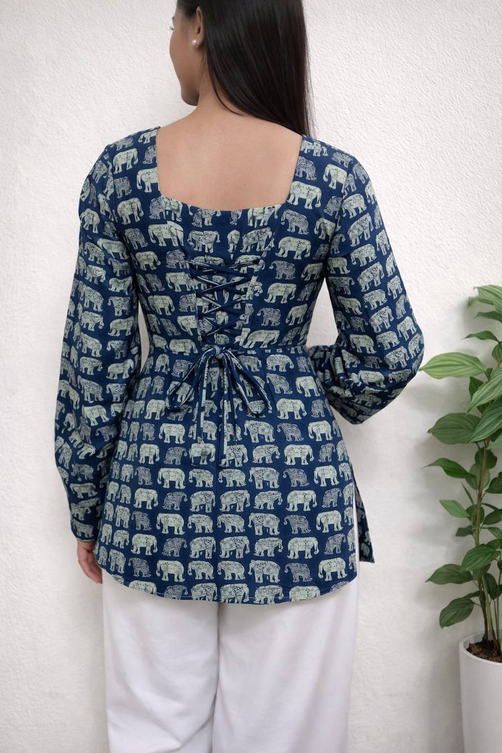 Kurvee Women Printed, Animal Print Straight Kurta