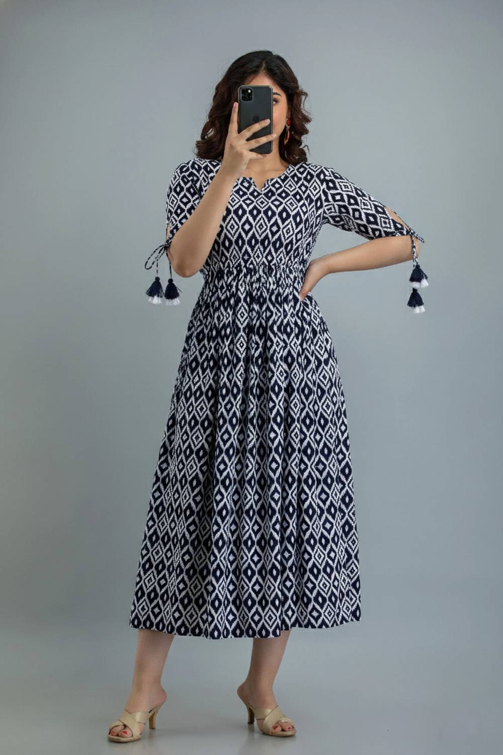 ES Fashions Women Printed Viscose Rayon Straight Kurta (Blue)