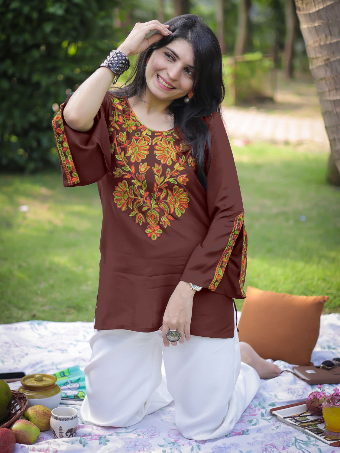 Image of Youthnic Women Embroidered Straight Kurta