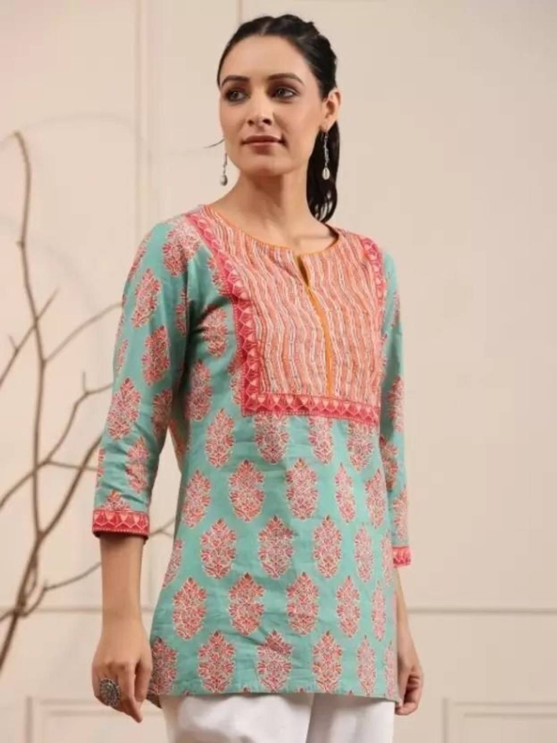 SHAKUDI FASHION Women Printed Viscose Rayon Straight Kurta (Dark