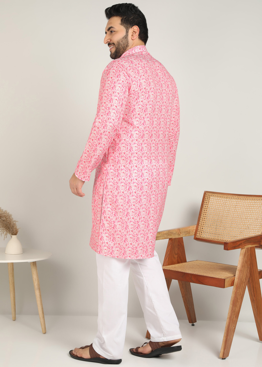Image of METRONAUT PLUS Men Printed Straight Kurta