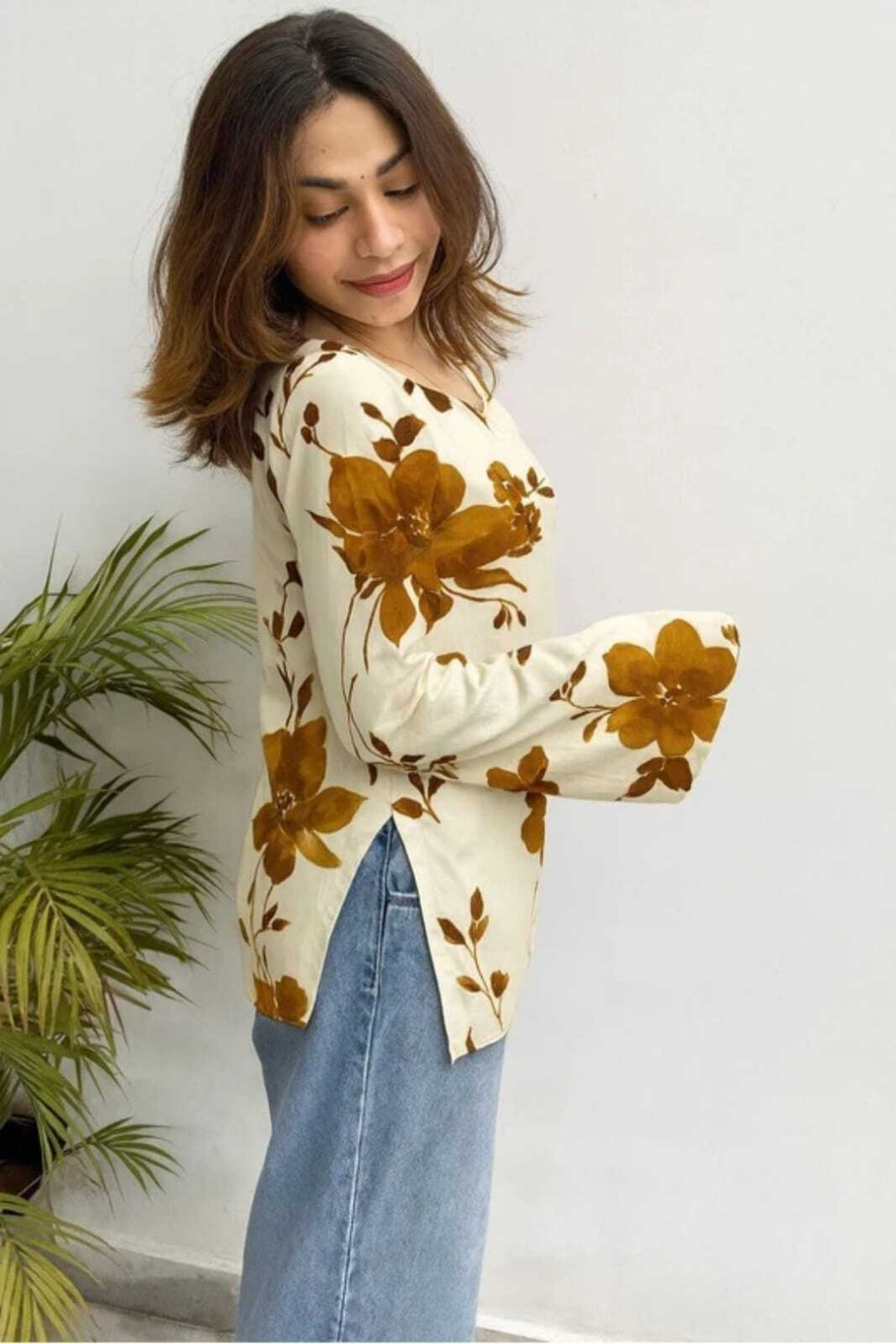 Image of sarswa Women Floral Print, Printed Tunic Kurta