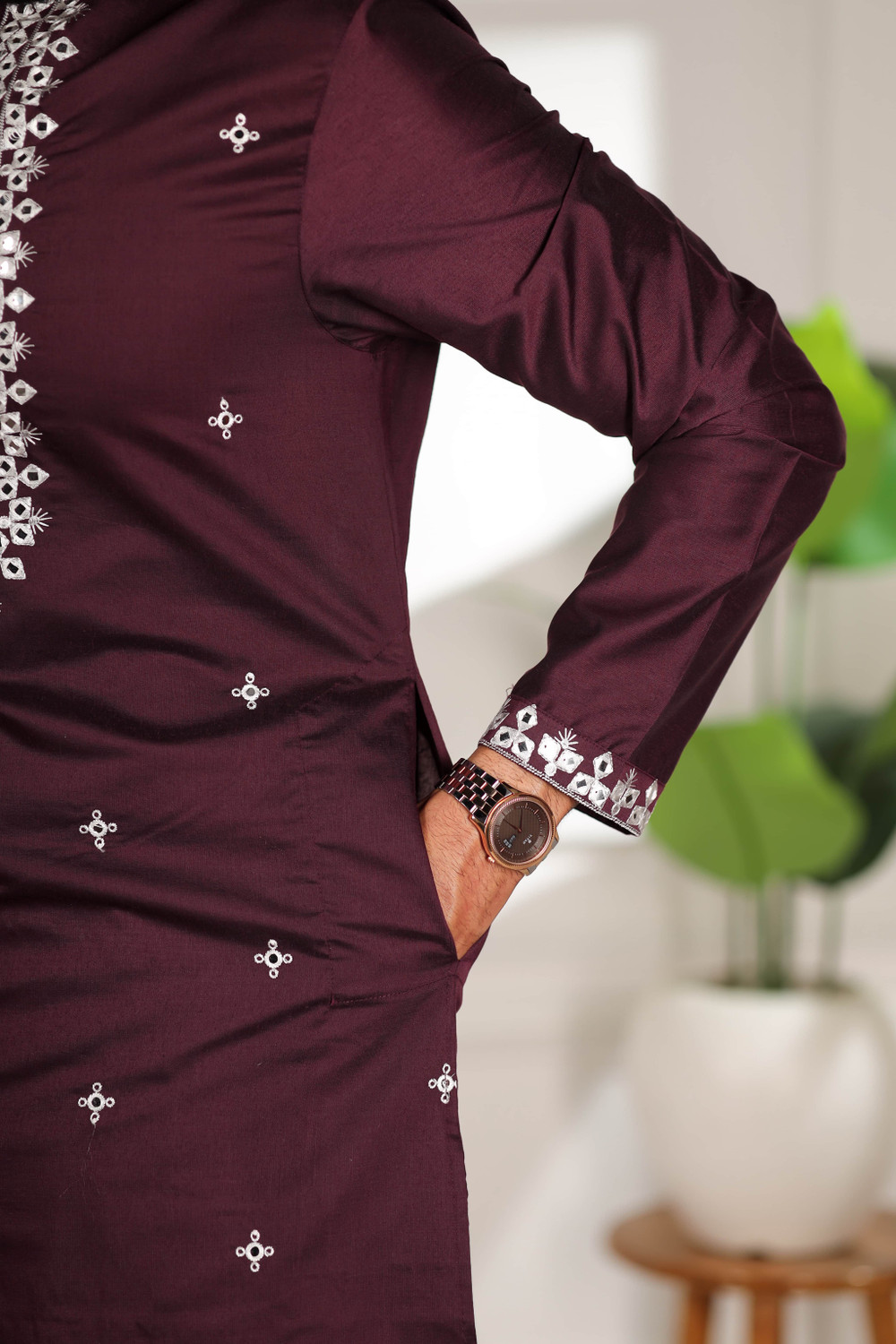 Image of Koshin Men Embroidered Straight Kurta