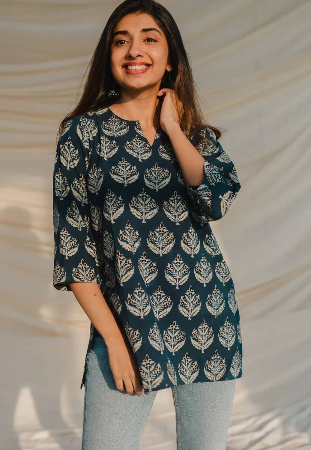 PTEROPUS Women Printed Viscose Rayon Straight Kurta (Dark Blue, W