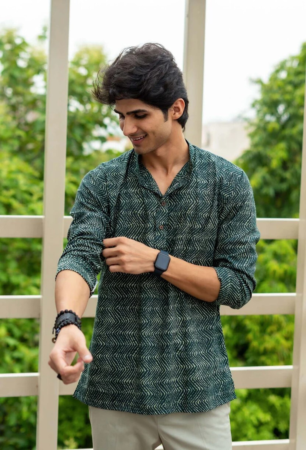 Image of shreeravitex Men Self Design Straight Kurta