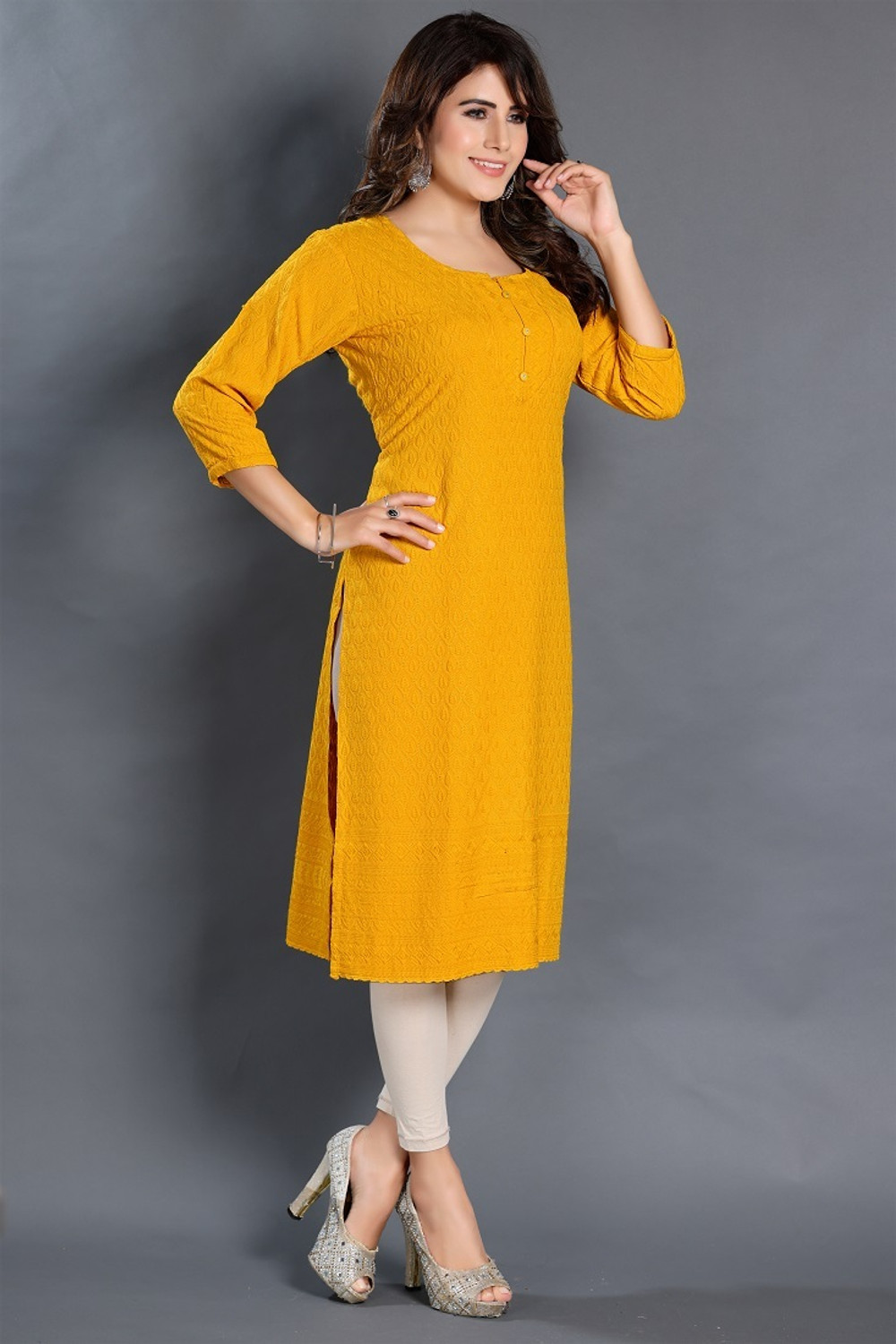 Image of Dream & Dzire Women Chikan Embroidery Straight Kurta