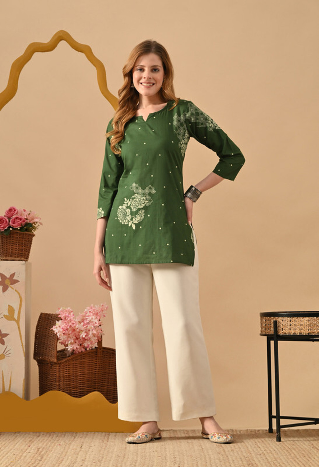 Image of PEROWA Women Printed Straight Kurta