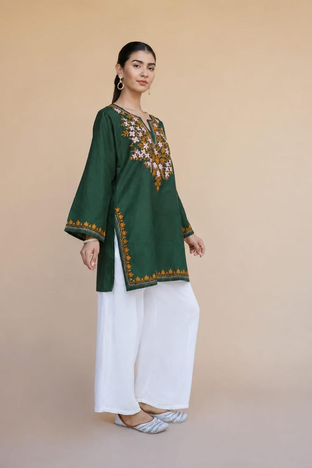 Image of COLOR TIPS Embroidered Pure Cotton Straight Kurta for Women (Green)