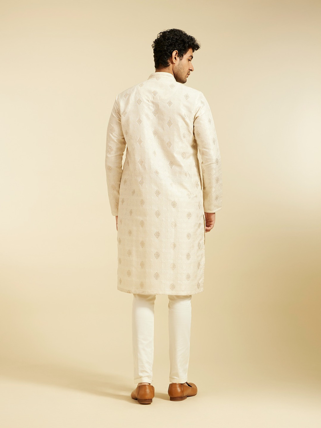 Image of DIWAS by Manyavar Men Woven Design Straight Kurta
