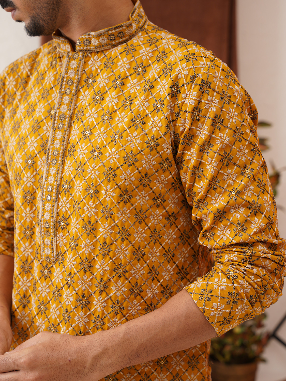 Image of Jompers Men Embroidered Straight Kurta