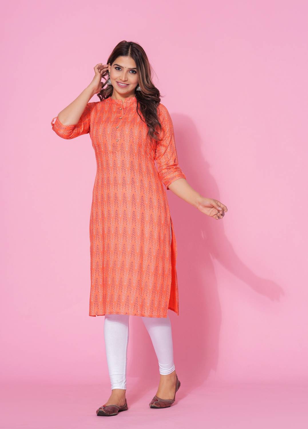 Glowworld Women Striped Viscose Rayon Straight Kurta (Pink)