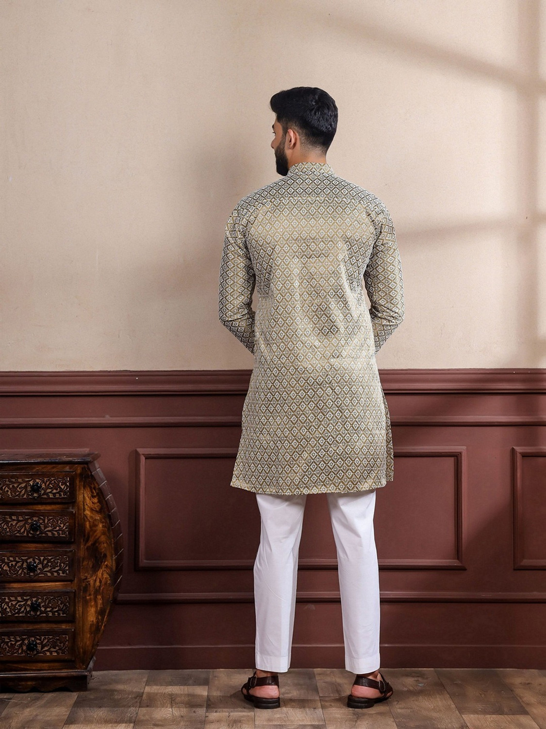 Image of OMICRON FAB Men Chikan Embroidery Straight Kurta