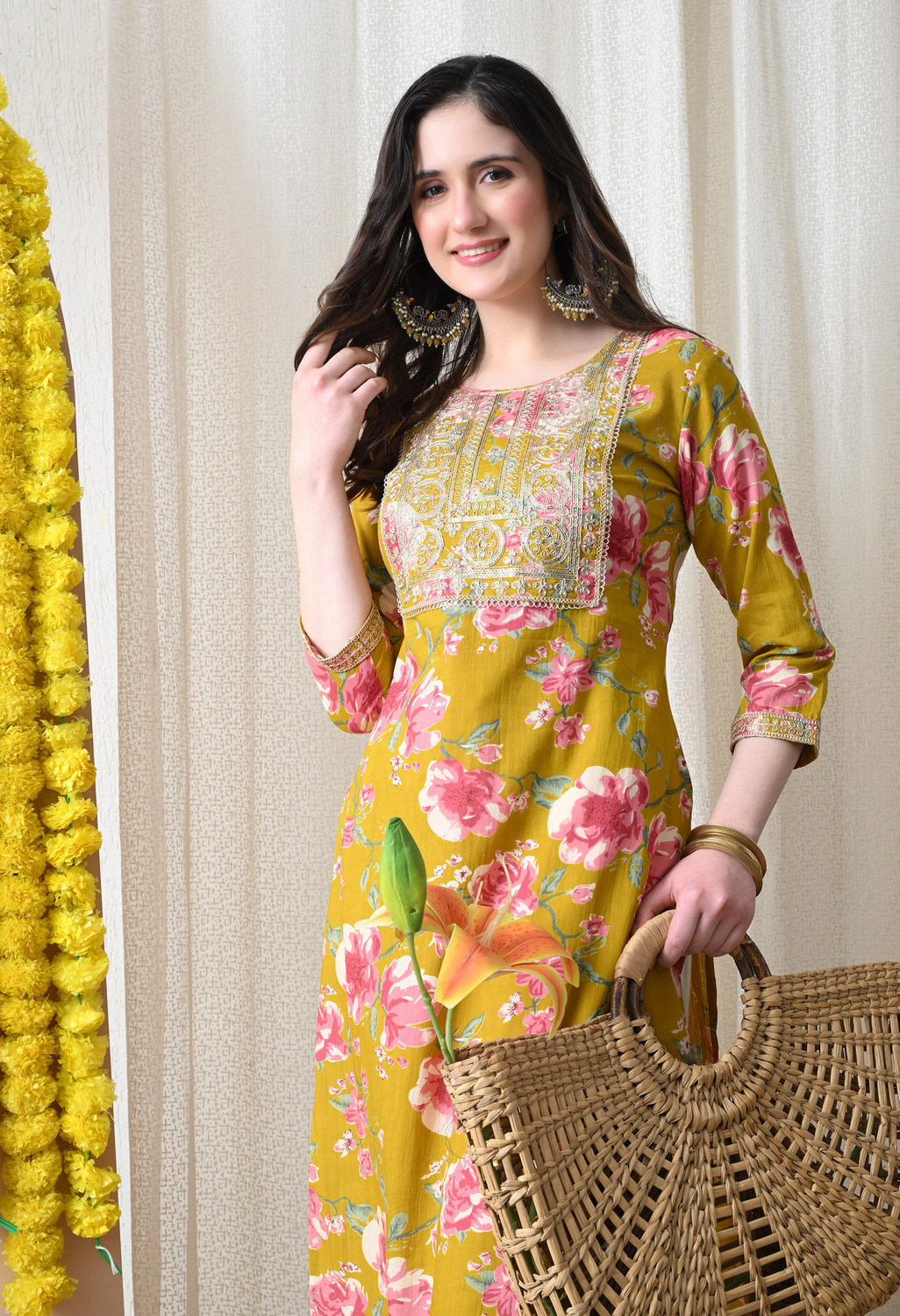 Image of KHUHA Women Embroidered Straight Kurta