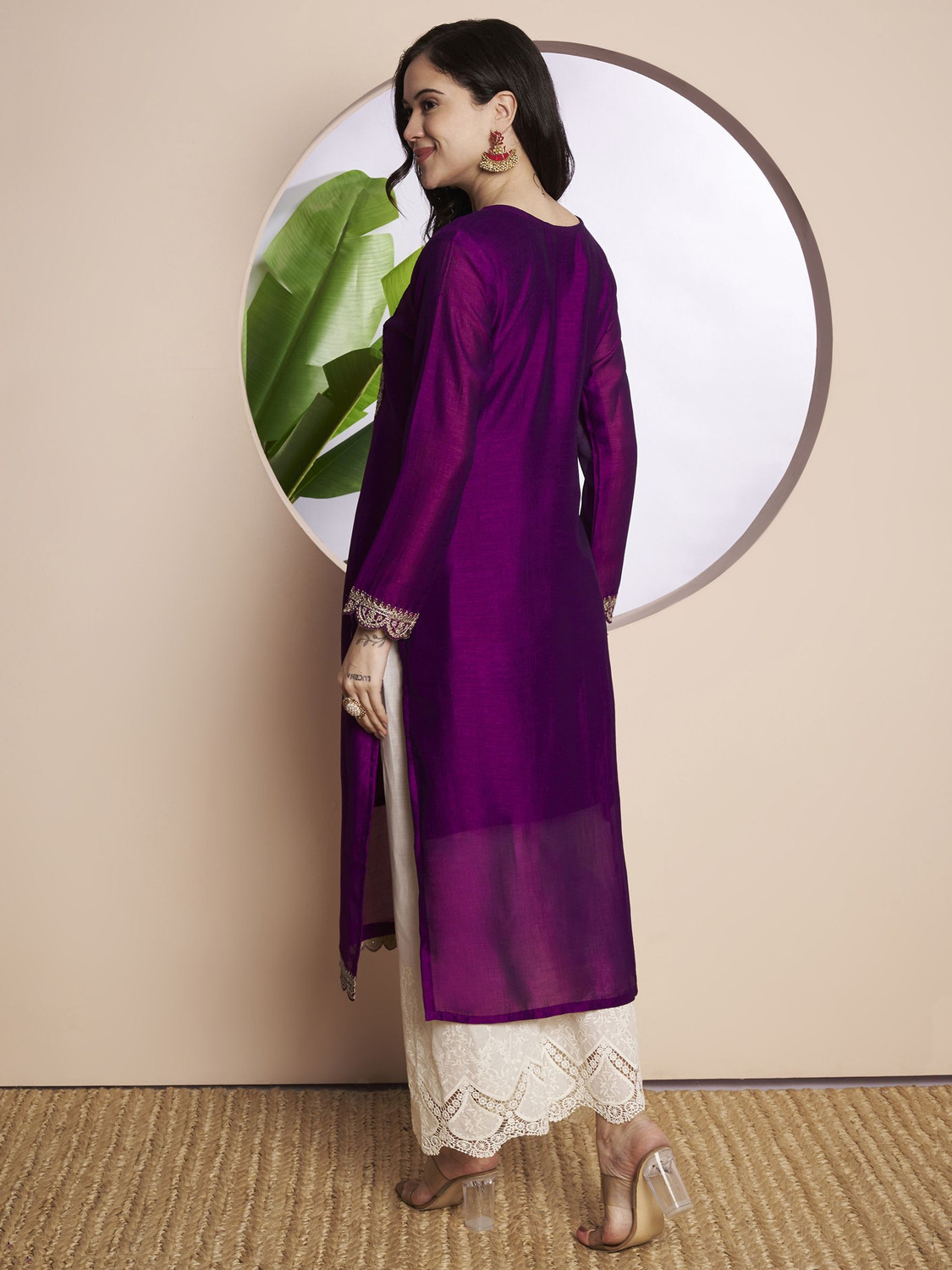 Image of HOUSE OF SETHIA Women Embroidered Straight Kurta