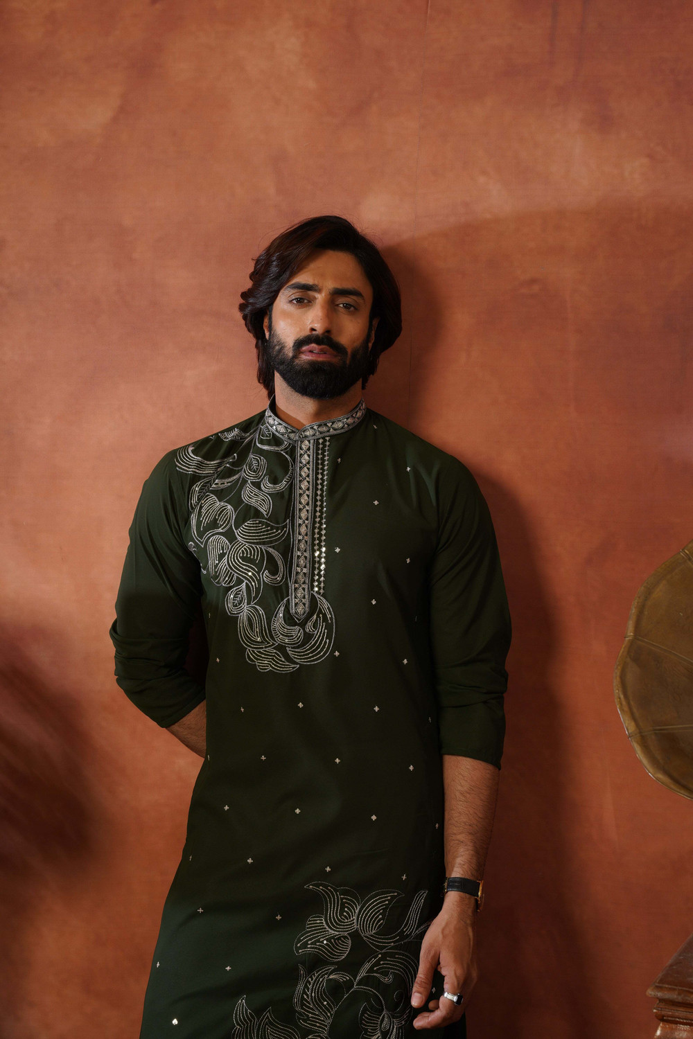 Image of INDIROOP Men Embroidered Straight Kurta