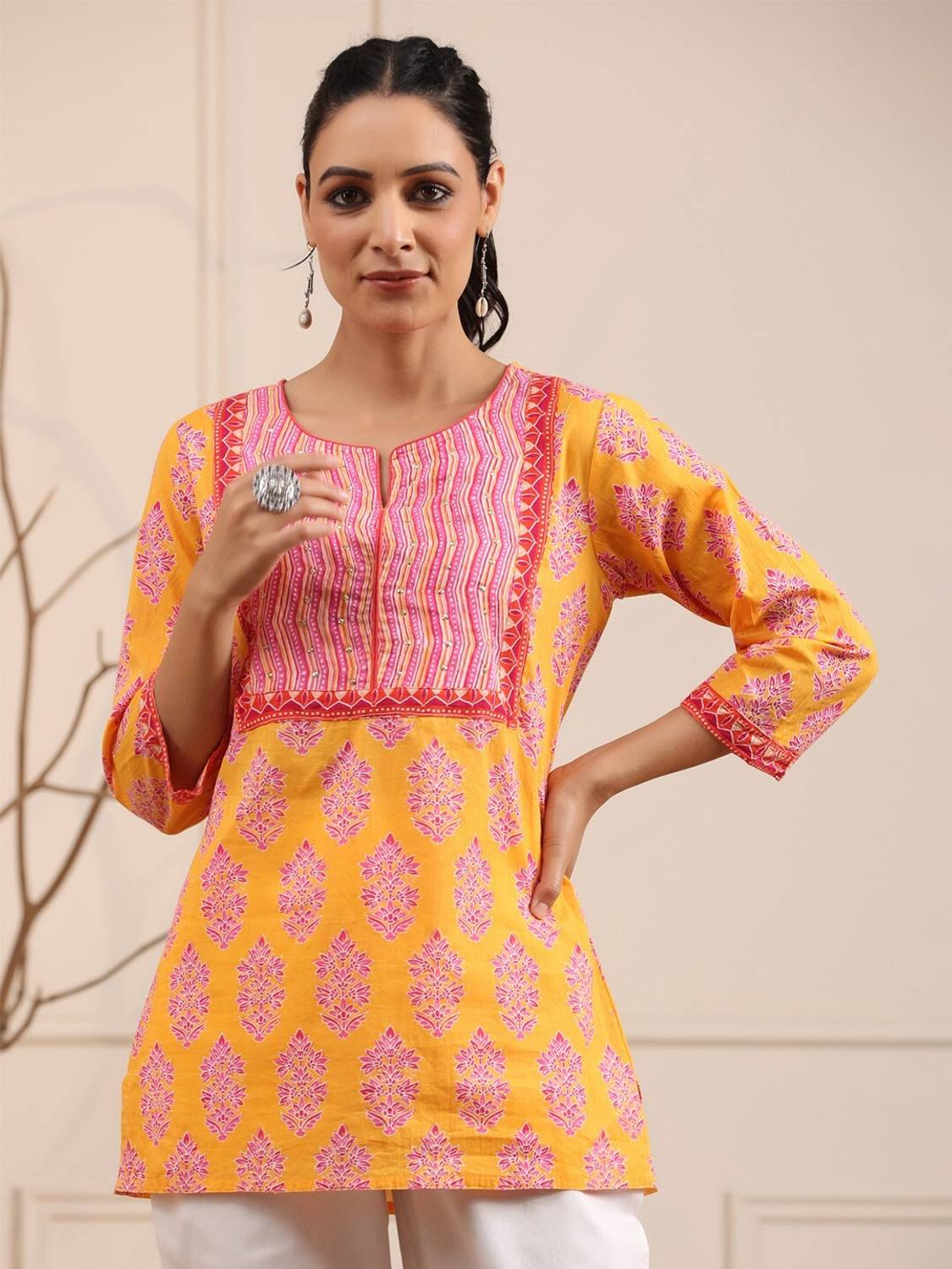 KANCH CREATION Women Striped Viscose Rayon Straight Kurta (Yellow