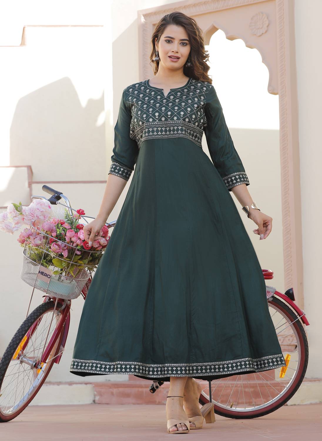 GADODIYA Women Embroidered Viscose Rayon Anarkali Kurta (Green)